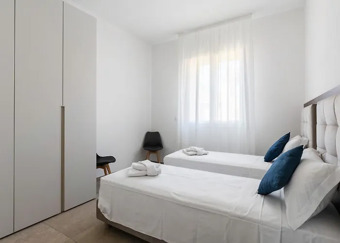 Le Dodici Porte- Porta San Felice 6 By District *