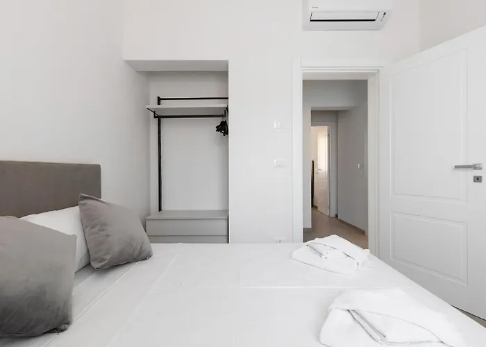 Le Dodici Porte- Porta San Felice 6 By District